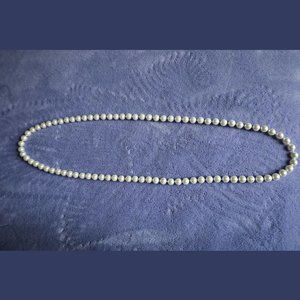 25'' Faux Pearl Neckles
